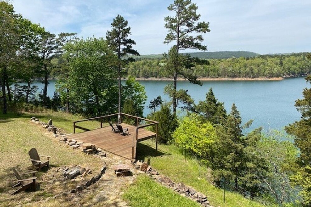 Peter Creek Paradise on Greers Ferry Lake