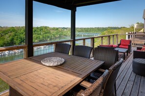 Outdoor dining - Million Dollar View!  Large Lakehouse Over-Looking Lee's Ford Marina (Somerset)