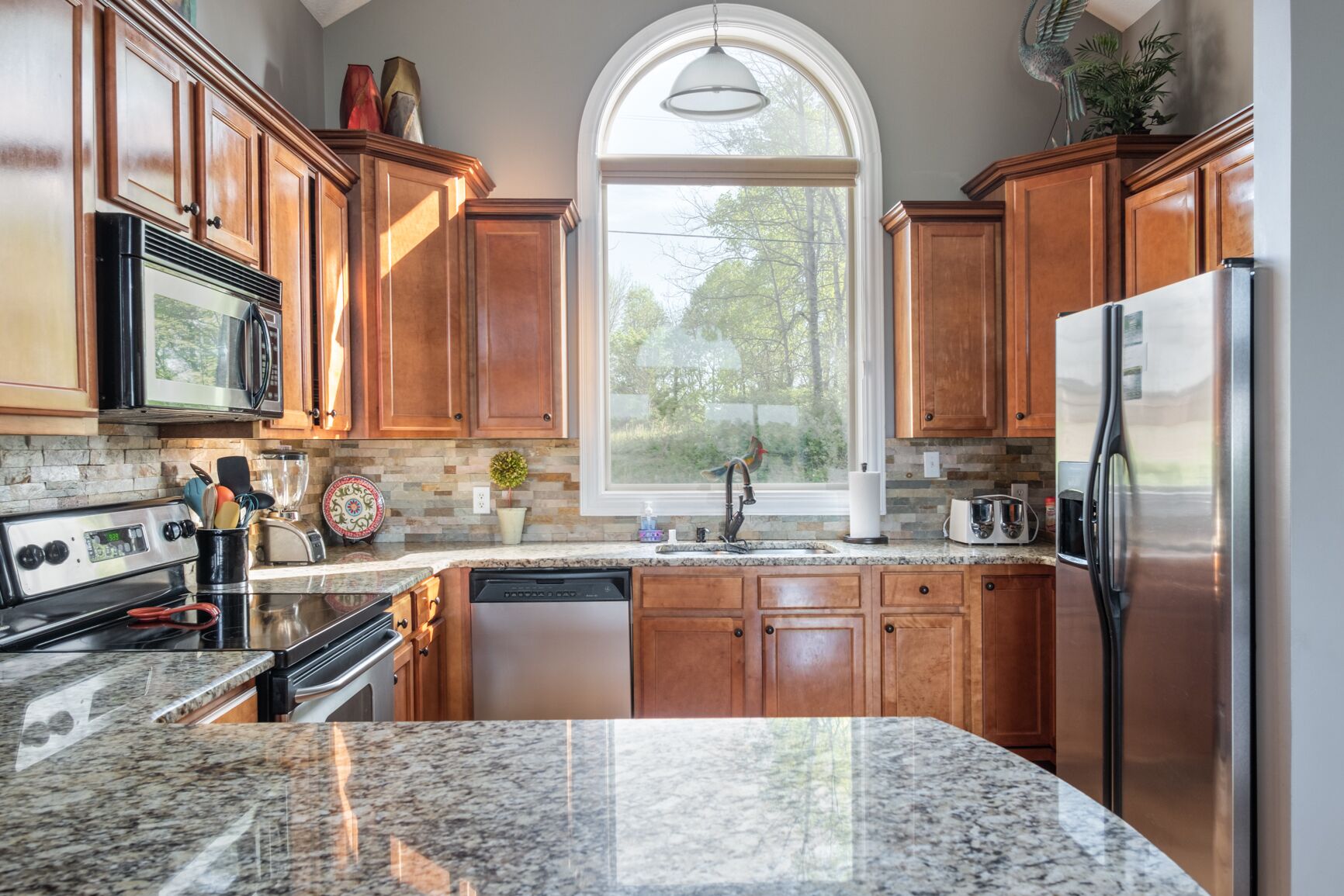 Million Dollar View!  Large Lakehouse Over-Looking Lee's Ford Marina