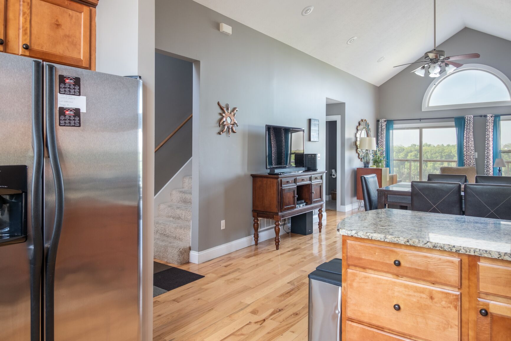 Million Dollar View!  Large Lakehouse Over-Looking Lee's Ford Marina