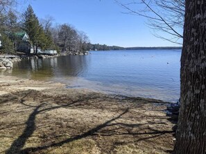 Beach nearby - Modern 4 season lakefront 4BR, 2BA near Acadia (Dedham)