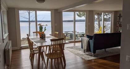 Modern 4 season lakefront 4BR, 2BA near Acadia