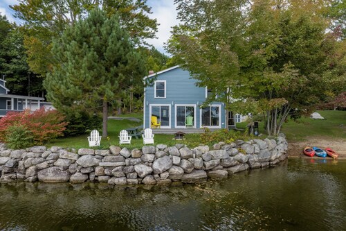 Lakefront home, water-view porch
