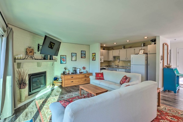 Lake Geneva Vacation Rental | 1BA | 1BA | 877 Sq Ft | Ground-Floor Villa