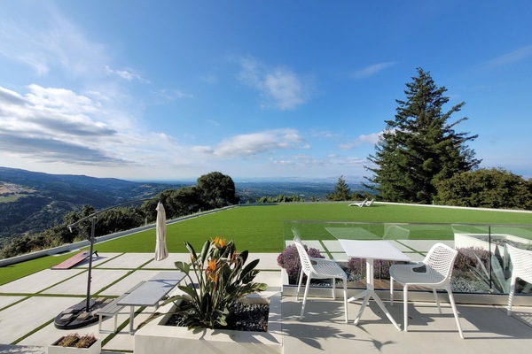 屋外ダイニングエリア