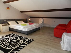 Room - Gîte du Domaine des Pierres Dorées (Ternand)