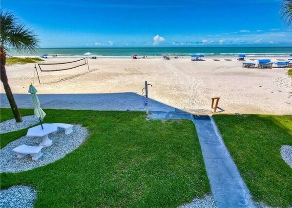 Vlak bij het strand