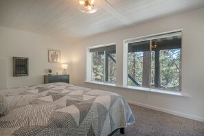 1 bedroom, free WiFi, bed sheets - Forest Escape - Secluded Feeling, Forest Views, Fireplace, Deck (Fawnskin)