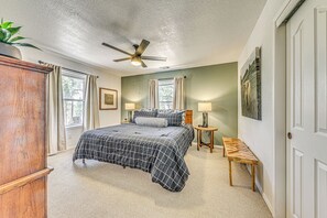 3 bedrooms, iron/ironing board, internet, bed sheets