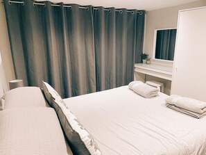 Apartment, 1 Queen-Bett | 1 Schlafzimmer, Bügeleisen/Bügelbrett, kostenloses WLAN, Bettwäsche