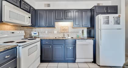 Updated Beachside Condo with THREE pools