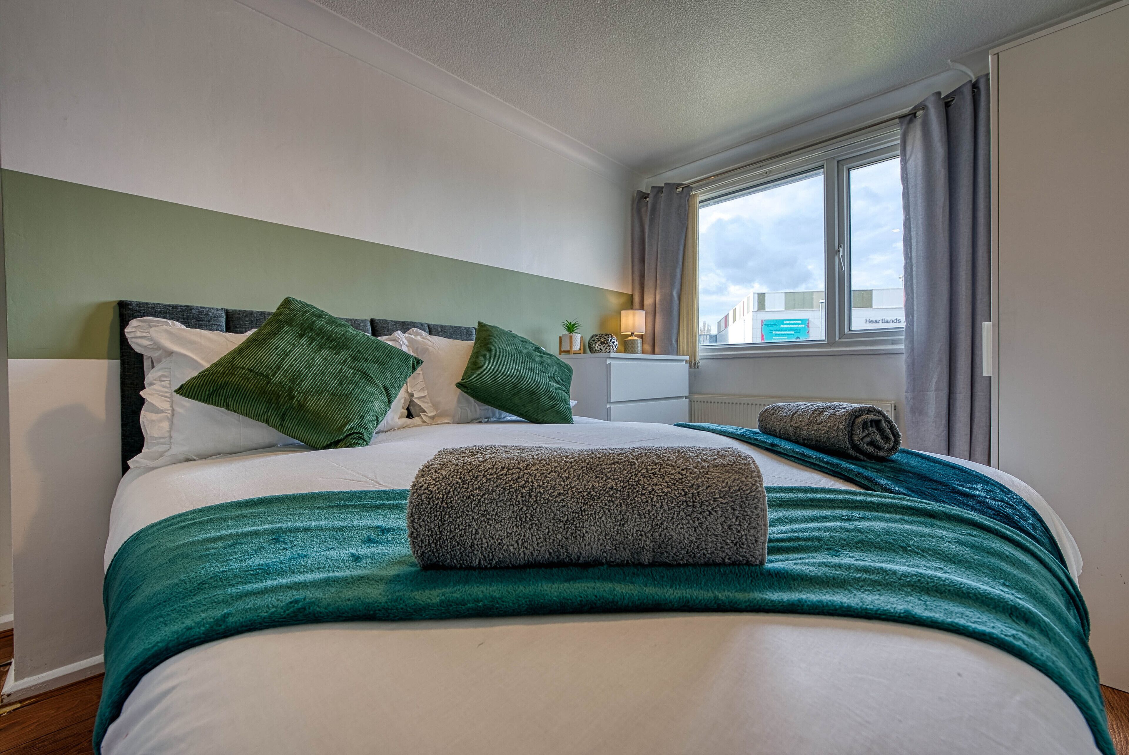 4 多间卧室、熨斗/熨衣板、免费 WiFi、床单