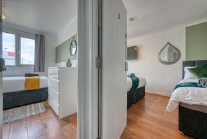 4 bedrooms, iron/ironing board, free WiFi, bed sheets