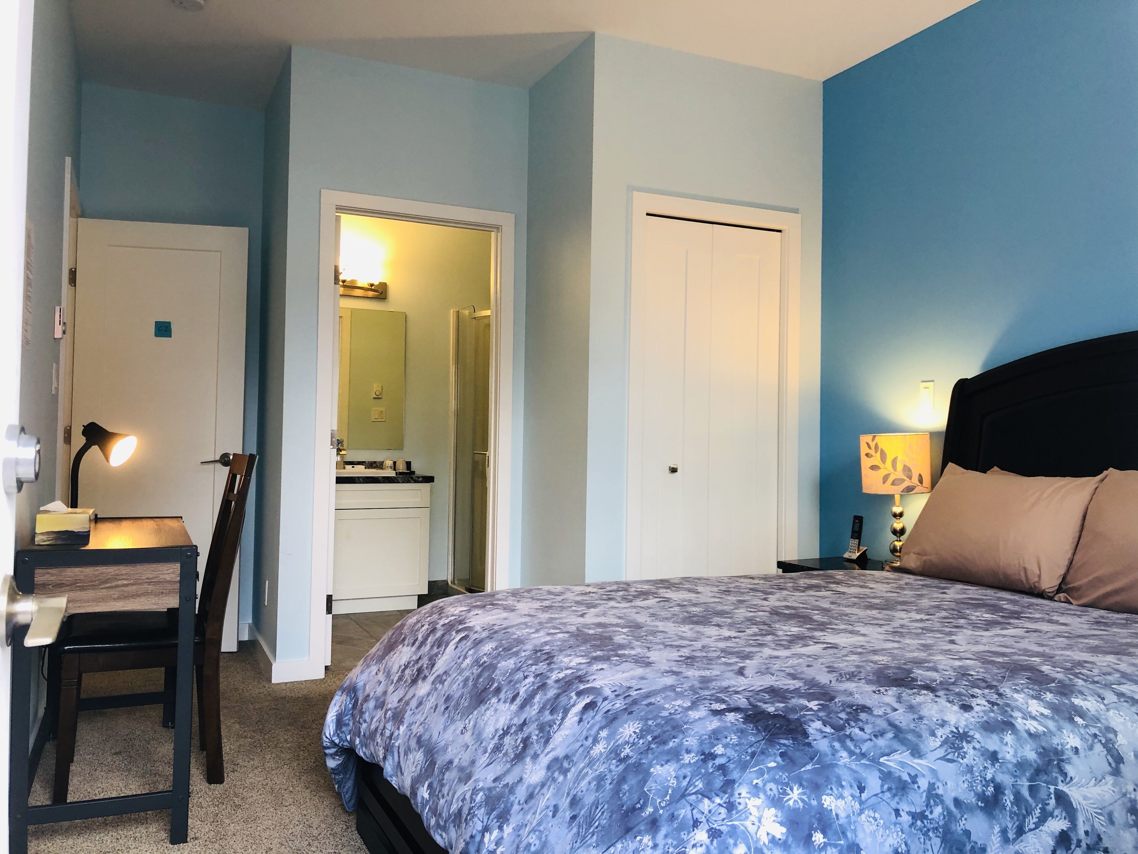 2 chambres, fer et planche à repasser, Wi-Fi, draps fournis