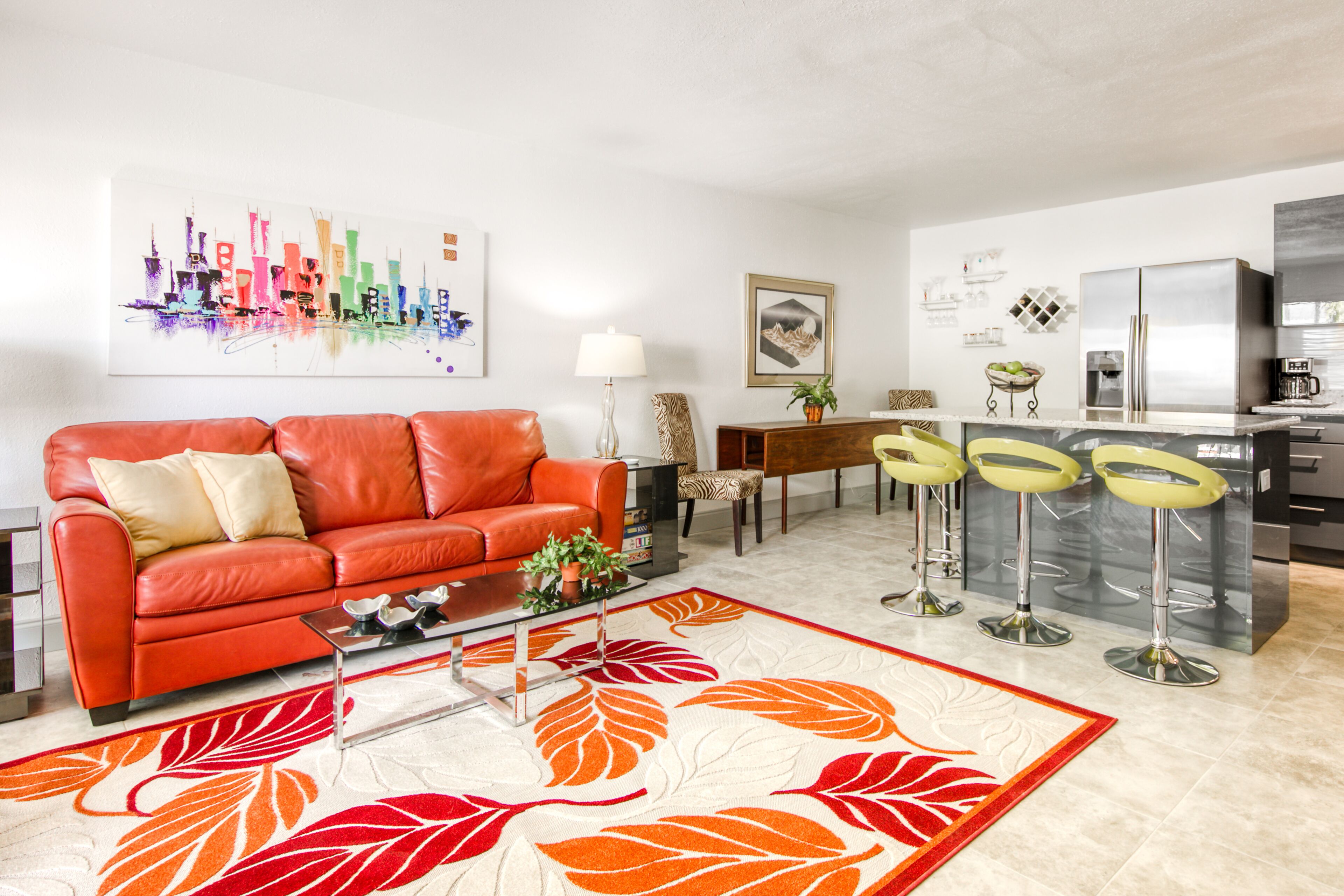 Ground-floor getaway with central AC - snowbird-friendly