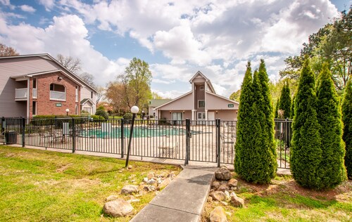 Comfy Condo near Entertainment