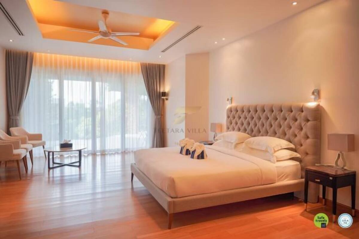 In-room safe, blackout drapes, iron/ironing board, WiFi (free)