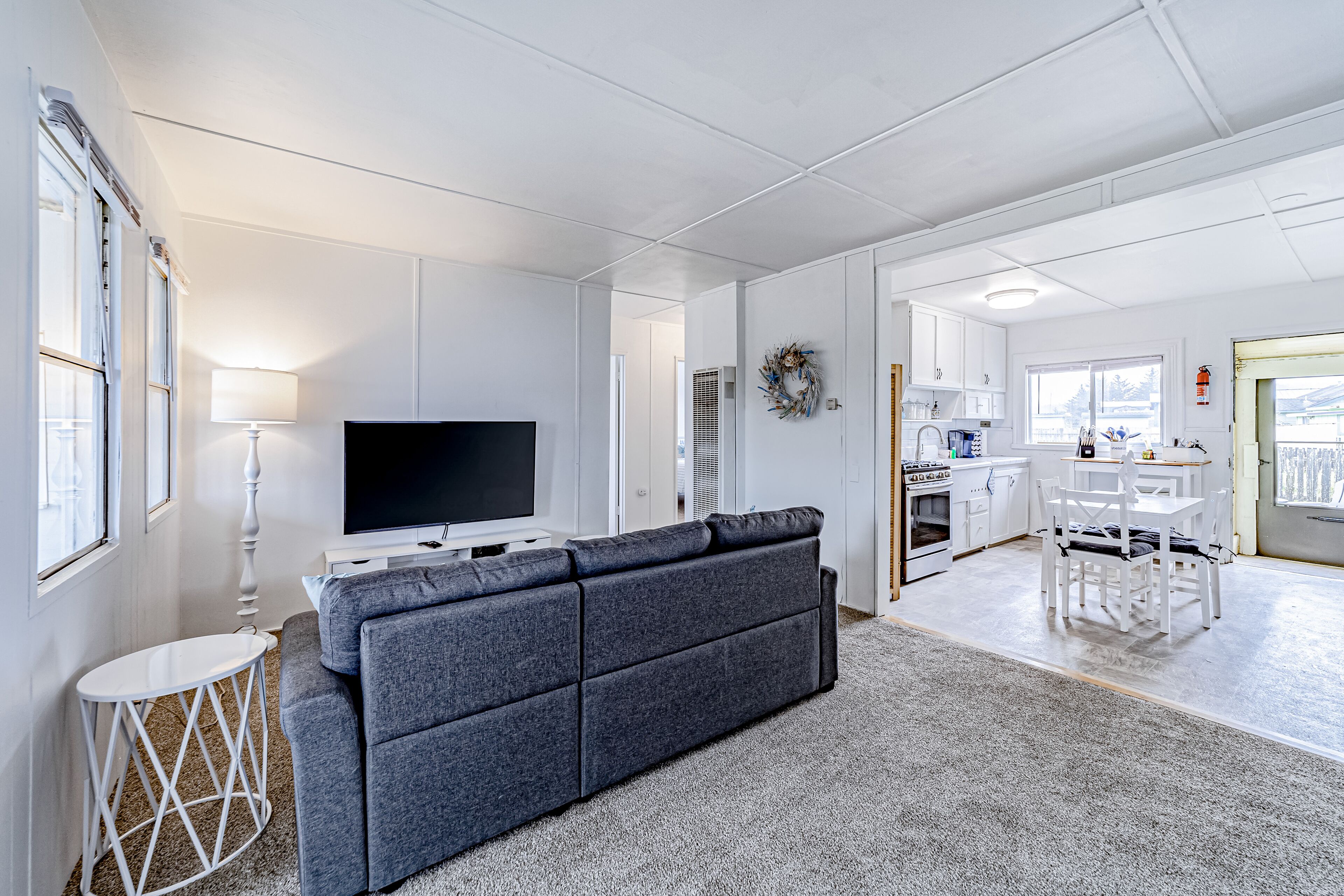 Dog-Friendly Ground-Floor Cabin w/Free WiFi, Beach Views, Patio, Gas Grill, W/D