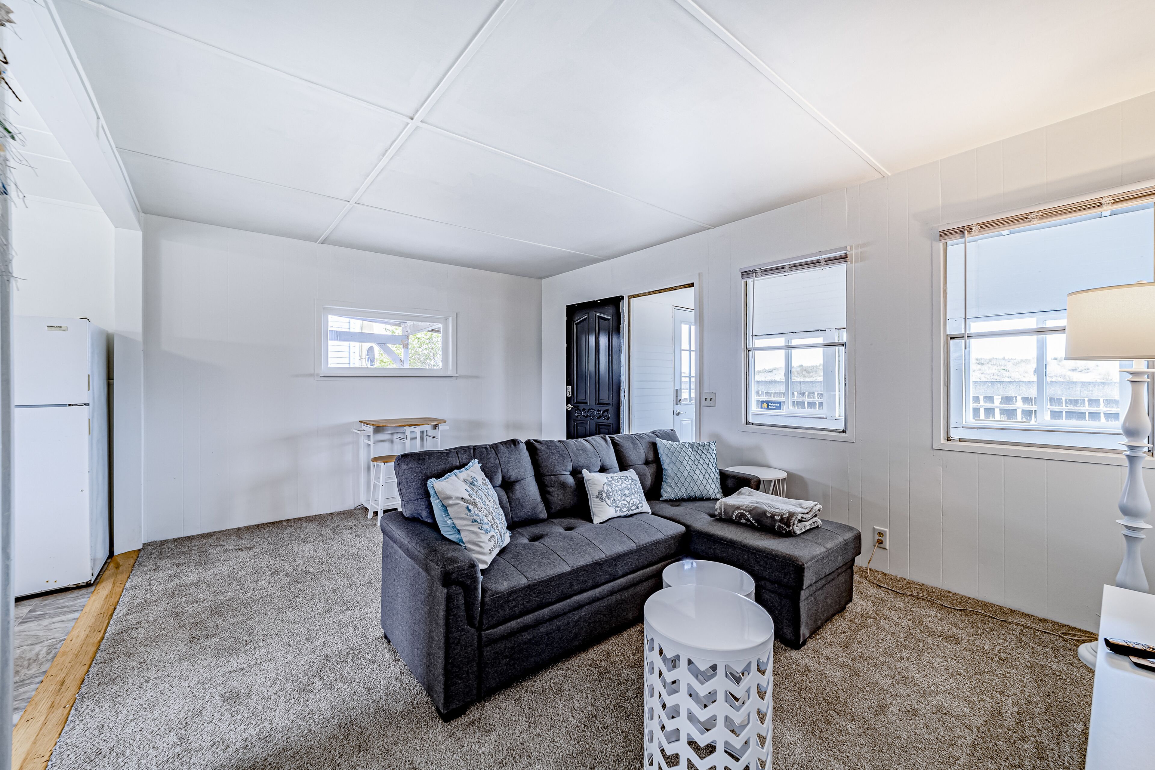 Dog-Friendly Ground-Floor Cabin w/Free WiFi, Beach Views, Patio, Gas Grill, W/D