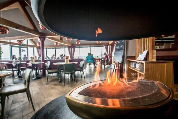 Dining - Stunning 1-Bed Apartment in Conwy Pen Cefn Farm (Conwy)