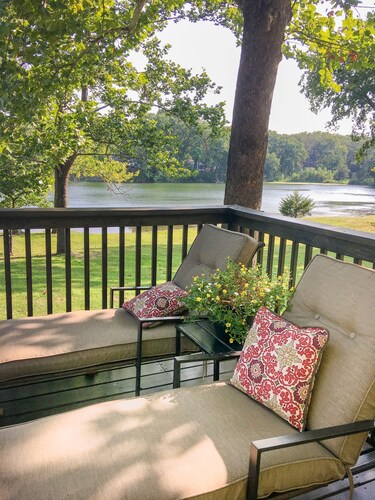 Lake Haven - Updated Mid Century Cabin Only 35 Mins from St. Louis