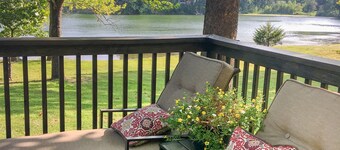 Lake Haven - Updated Mid Century Cabin Only 35 Mins from St. Louis