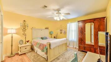 3 Schlafzimmer, Schreibtisch, Bügeleisen/Bügelbrett, kostenloses WLAN