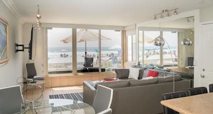 Ocean Front On Mission Beach! -Large 2BR/2BA, Beach Patio, Firepit, BBQ, Parking