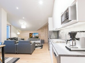 Fridge, microwave, dishwasher, cookware/dishes/utensils - Levin stara a09 by Interhome (Kittilä)