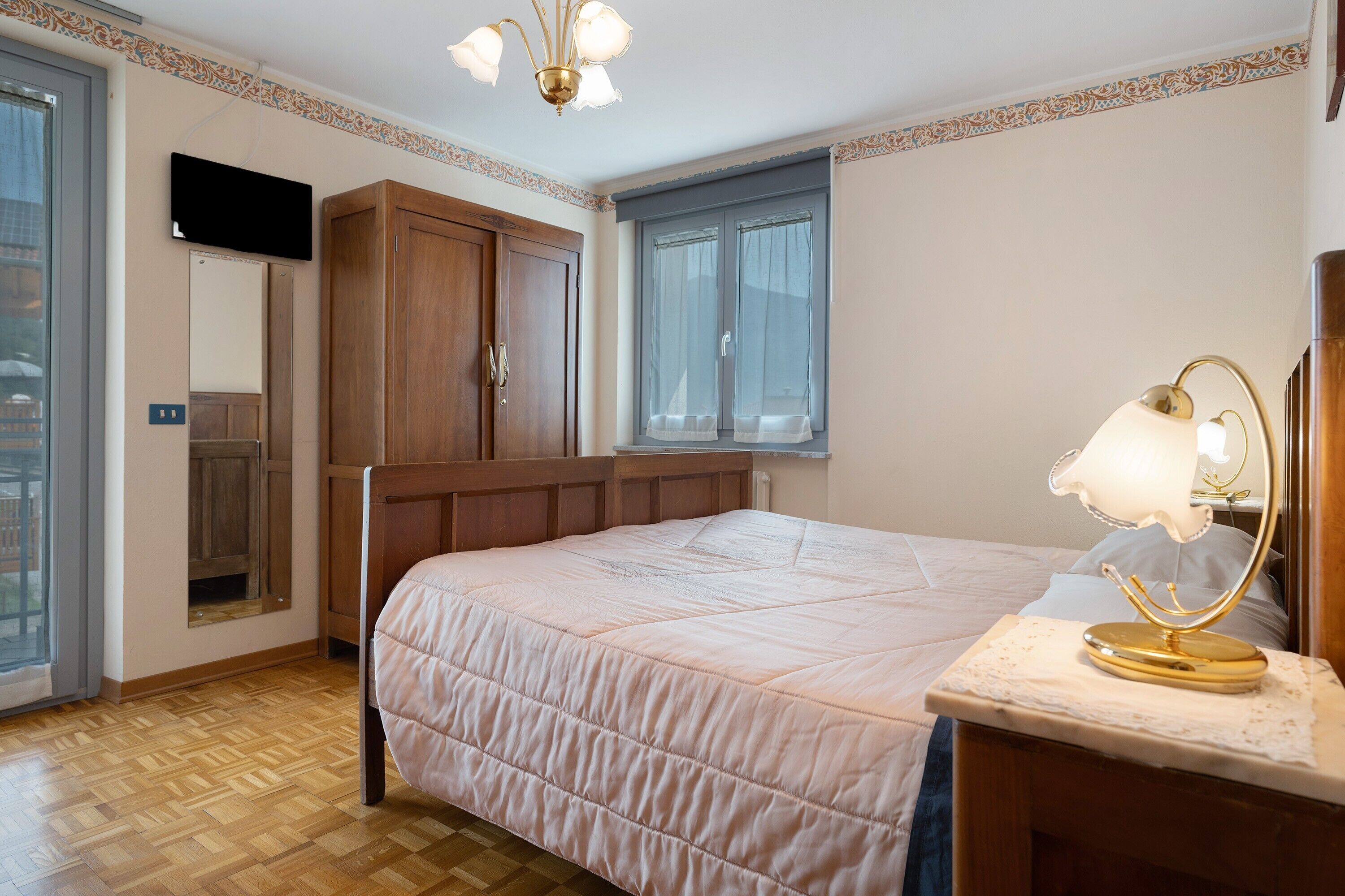 2 sovrum, strykjärn/strykbräda, gratis wi-fi och sängkläder