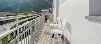 Vacation Apartment Ciclamino Standard Vittoria with Mountain View, Wi-Fi & Garden