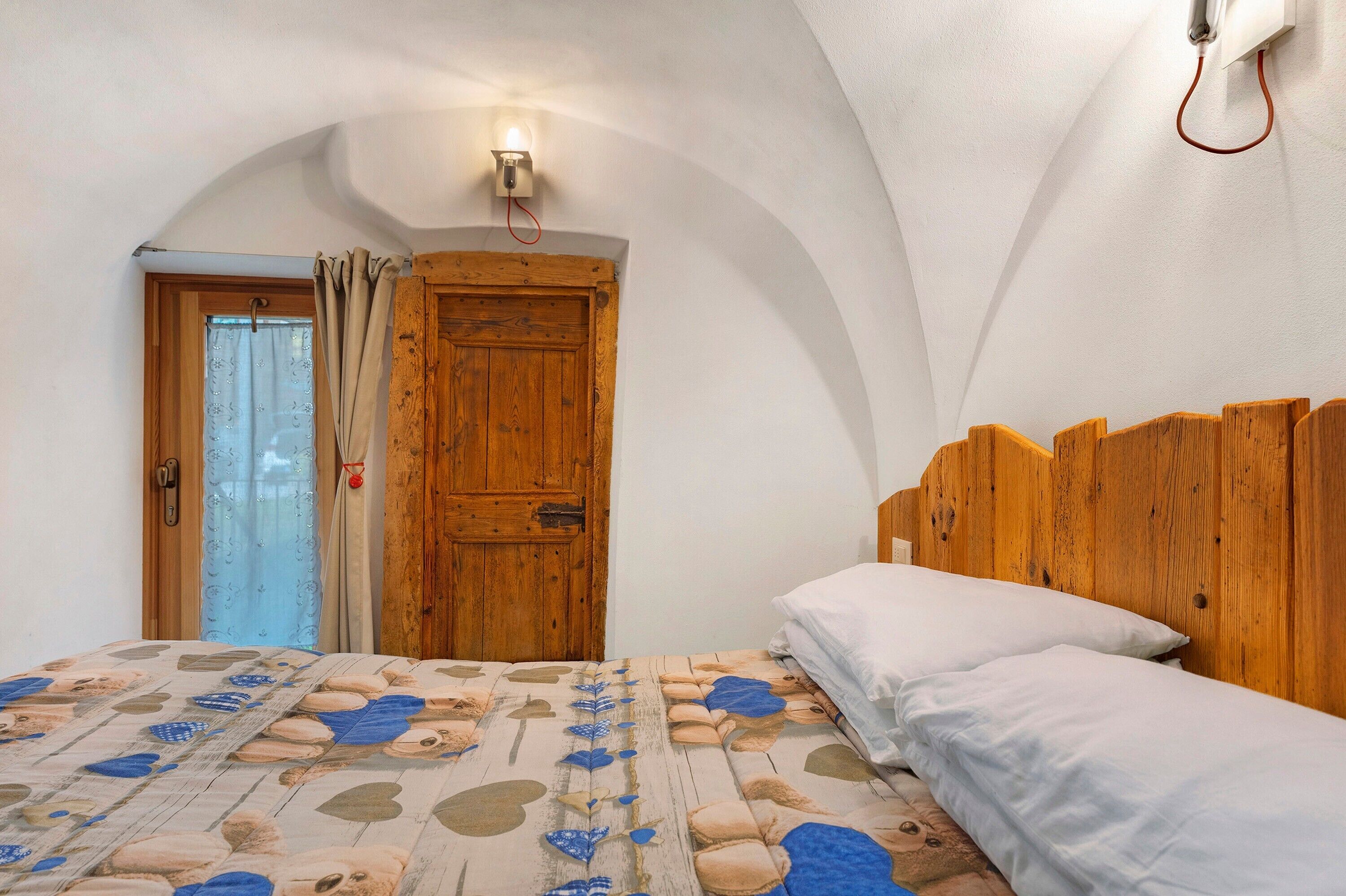 1 dormitori, planxa i posts de planxar, wifi gratuïta i roba de llit 