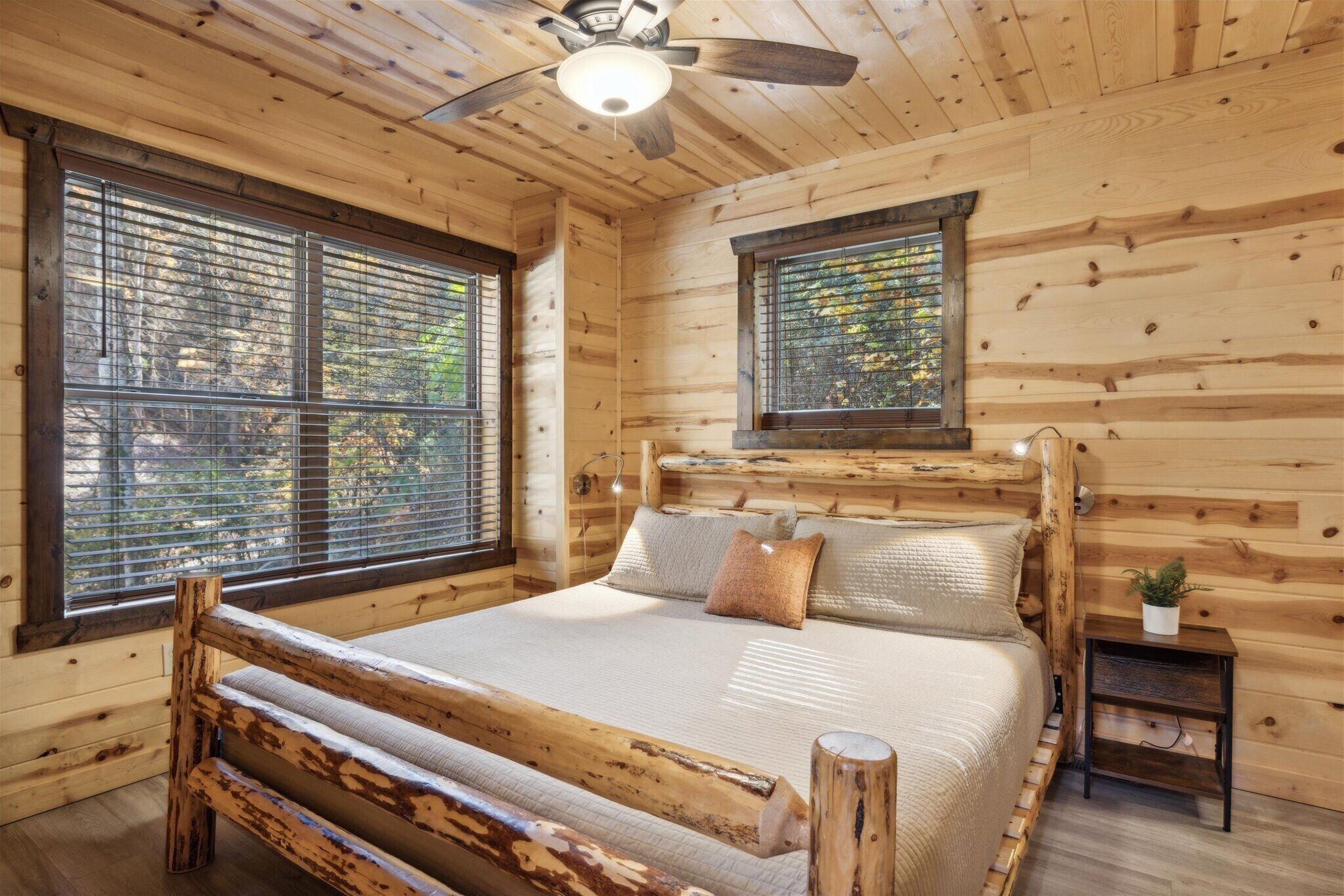 2 makuuhuonetta, silitysrauta/-lauta, ilmainen Wi-Fi, vuodevaatteet