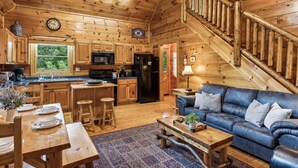 تلفزيون ذكي، مدفأة، كرة قدم الطاولة