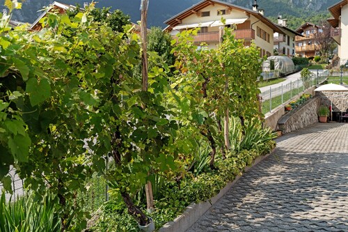 Appartamento per vacanze Ciclamino Superior Otto. Vista montagne, Wi-Fi e terrazza