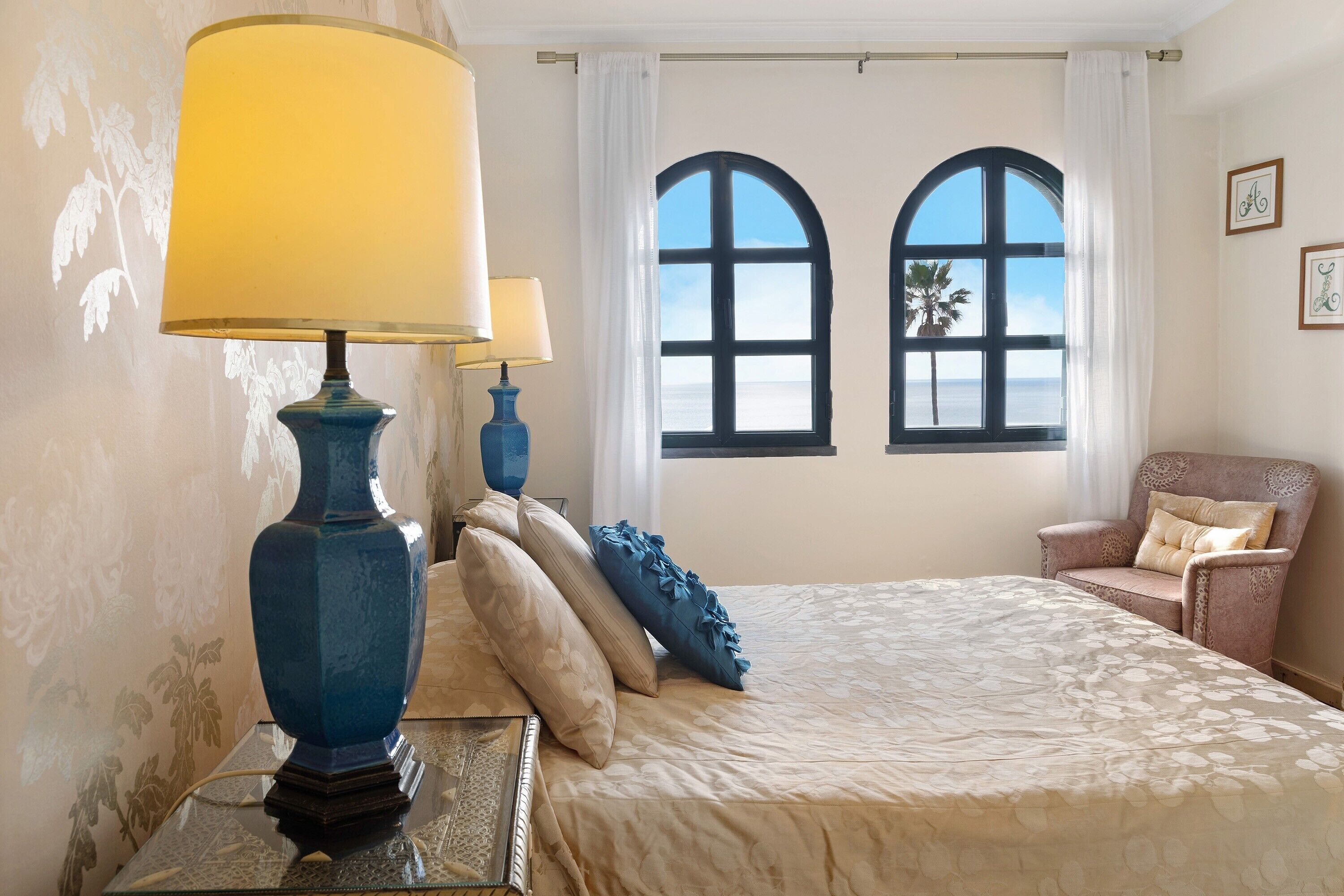 2 habitaciones, tabla de planchar con plancha y wifi gratis 