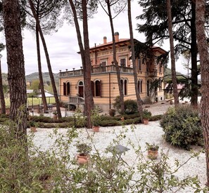 Exterior - La Dimora del Musicista Holiday Apartment: Mountain View, Wi-Fi, Garden (foligno)