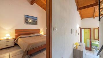 1 Schlafzimmer, Bügeleisen/Bügelbrett, Bettwäsche