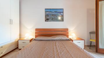 1 Schlafzimmer, Bügeleisen/Bügelbrett, Bettwäsche