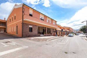 Exterior - Apartment "Casa Spiaggia Molo 2" on Isola Rossa with Sea view & Balcony (Isola Rossa)