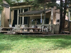 Property grounds - On the beautiful Truckee River, walk to town and all attractions (RENO)