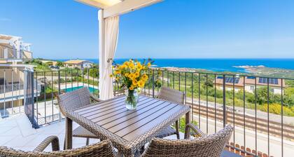 Apartment "Vista Bocche di Bonifacio" with Outdoor Pool