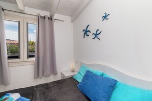 1 habitación y ropa de cama 