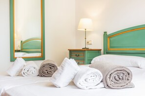 4 bedrooms, iron/ironing board, free WiFi, bed sheets - Vacation Home Tomymar with Pool, Wi-Fi, Garden & Terrace (Cala Ratjada)