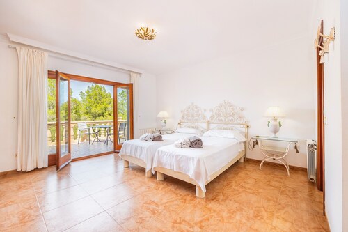 Vacation Home Tomymar with Pool, Wi-Fi, Garden & Terrace