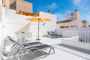 Outdoor dining - Holiday Home Ca Na Bel with Sea View, Wi-Fi, A/C, Terrace & Balcony (Cala Ratjada)