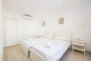 3 chambres, fer et planche à repasser, Wi-Fi gratuit, draps fournis