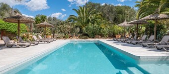 Holiday Home 'Apartamento Arco' with Mountain View, Shared Pool and Wi-Fi
