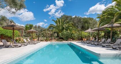Holiday Home 'Apartamento Arco' with Mountain View, Shared Pool and Wi-Fi
