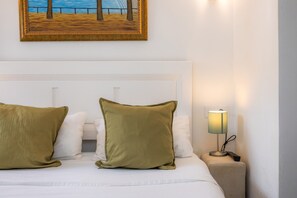 3 slaapkamers, een strijkplank/strijkijzer, gratis wifi, beddengoed